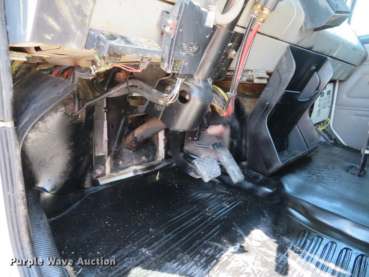 image for item DH1053 2004 Freightliner FL70  utility truck