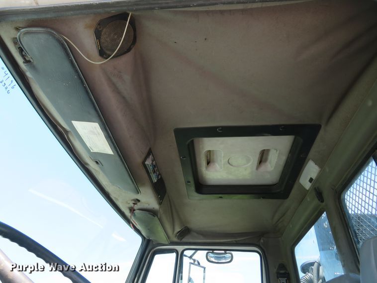 image for item DH1053 2004 Freightliner FL70  utility truck