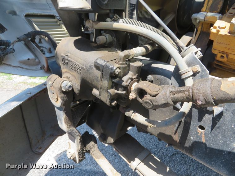 image for item DH1053 2004 Freightliner FL70  utility truck