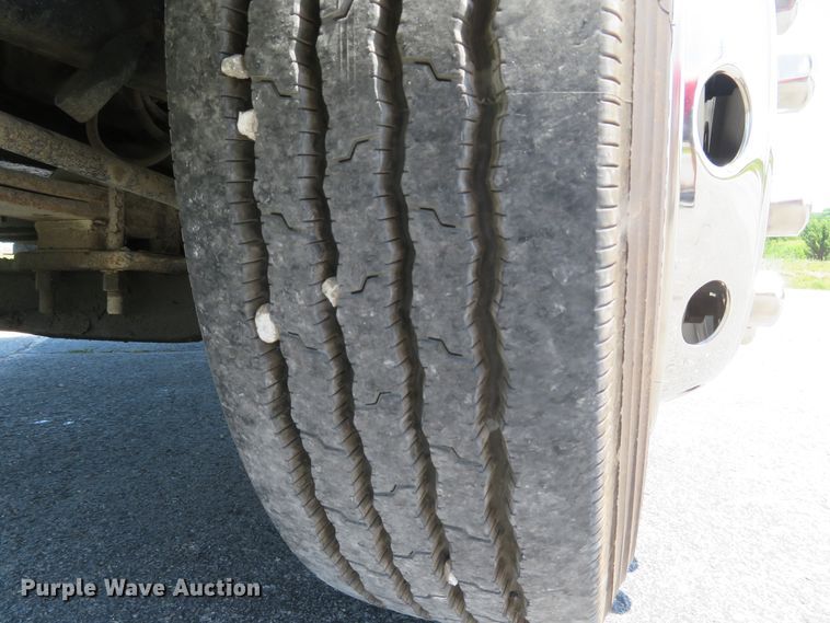 image for item DH1053 2004 Freightliner FL70  utility truck