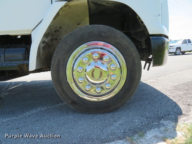 image for item DH1053 2004 Freightliner FL70  utility truck