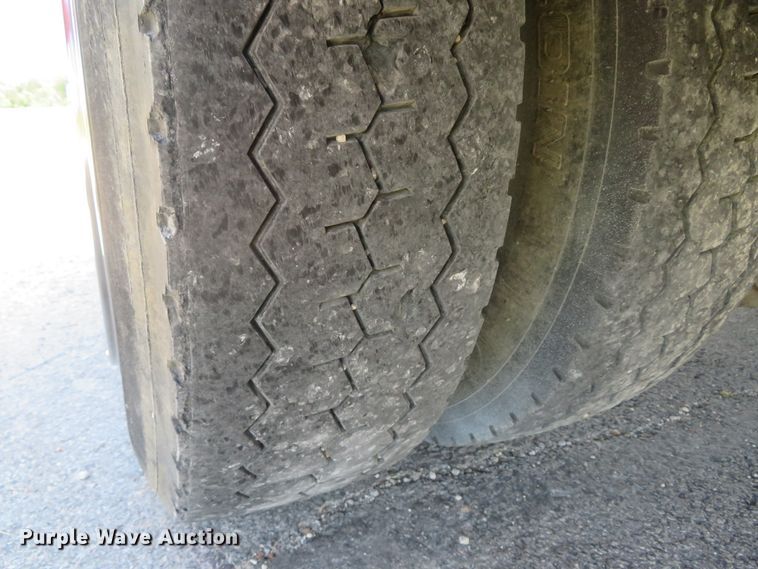 image for item DH1053 2004 Freightliner FL70  utility truck