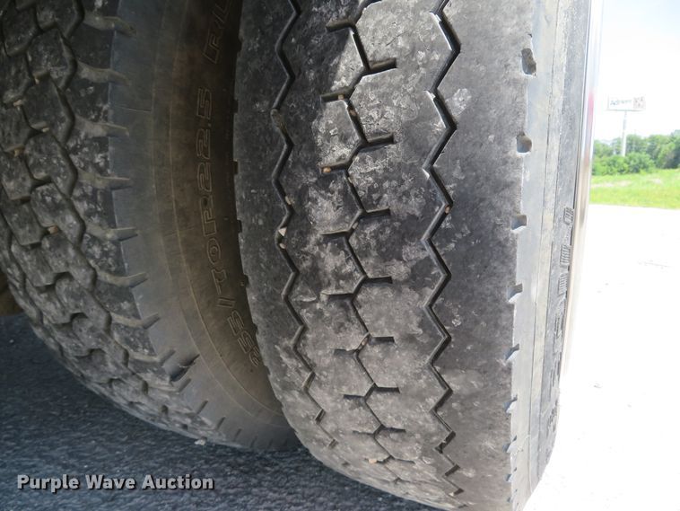 image for item DH1053 2004 Freightliner FL70  utility truck