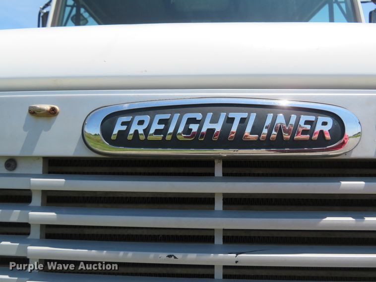 image for item DH1053 2004 Freightliner FL70  utility truck