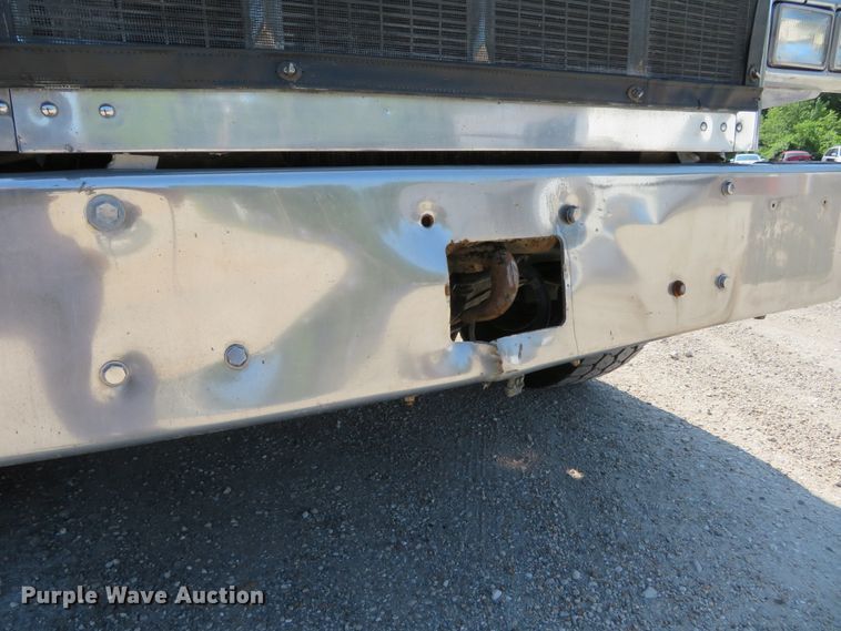 image for item DH1069 1996 Peterbilt 378  truck cab and chassis