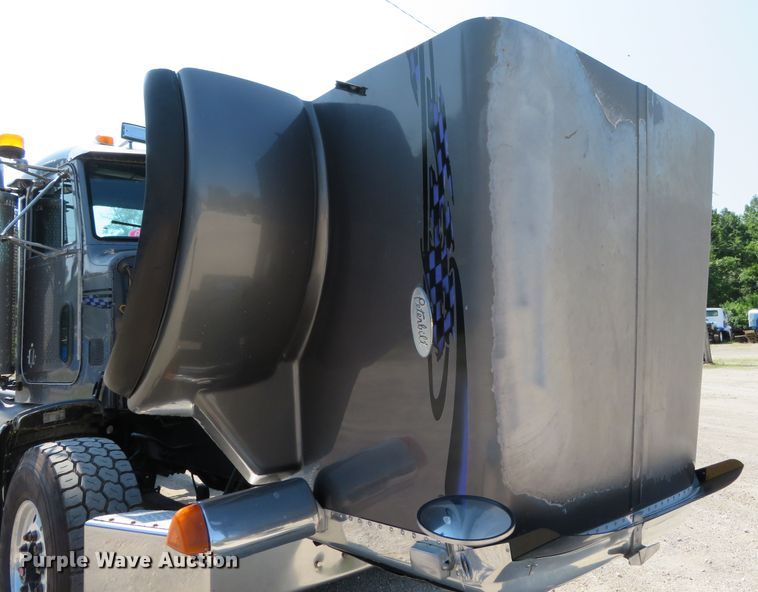 image for item DH1069 1996 Peterbilt 378  truck cab and chassis