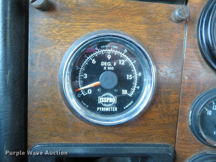 image for item DH1069 1996 Peterbilt 378  truck cab and chassis