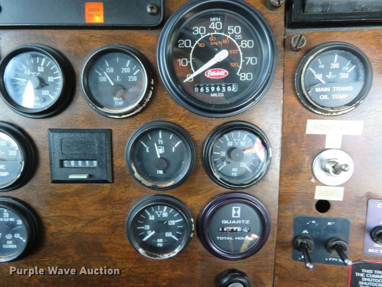 image for item DH1069 1996 Peterbilt 378  truck cab and chassis