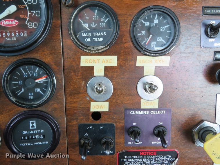 image for item DH1069 1996 Peterbilt 378  truck cab and chassis