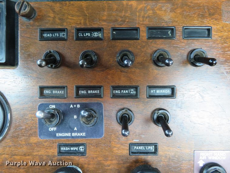 image for item DH1069 1996 Peterbilt 378  truck cab and chassis