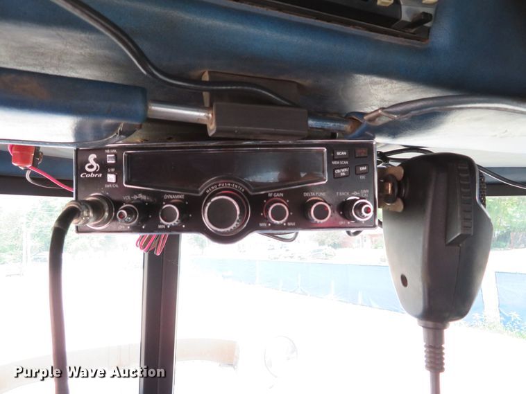 image for item DH1069 1996 Peterbilt 378  truck cab and chassis