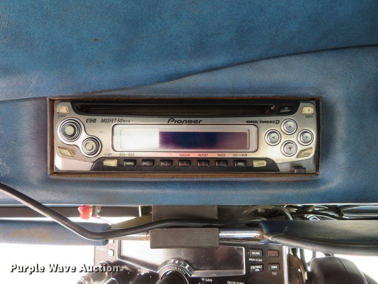 image for item DH1069 1996 Peterbilt 378  truck cab and chassis