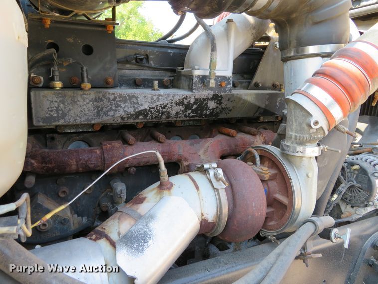 image for item DH1069 1996 Peterbilt 378  truck cab and chassis