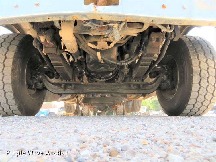 image for item DH1069 1996 Peterbilt 378  truck cab and chassis