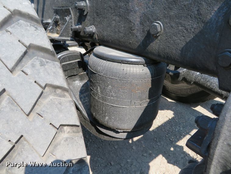 image for item DH1069 1996 Peterbilt 378  truck cab and chassis