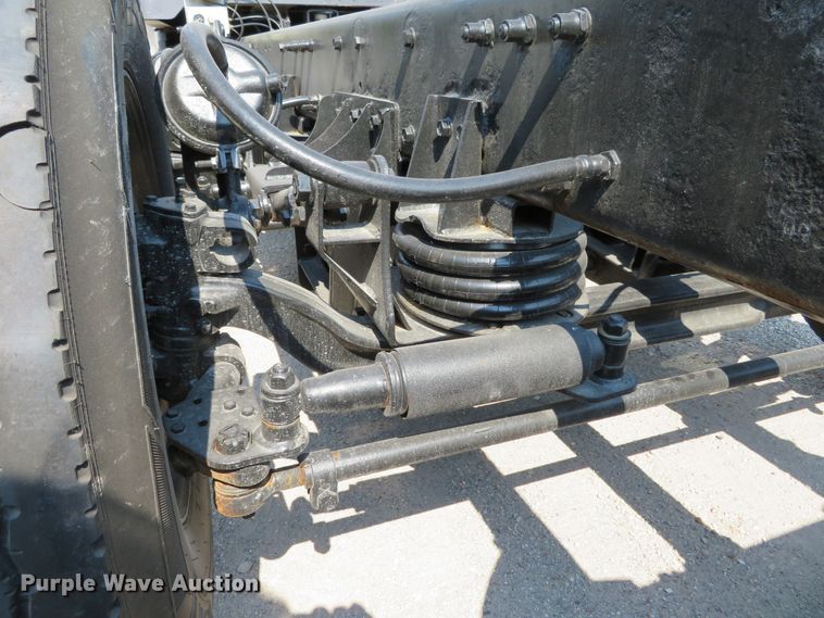 image for item DH1069 1996 Peterbilt 378  truck cab and chassis