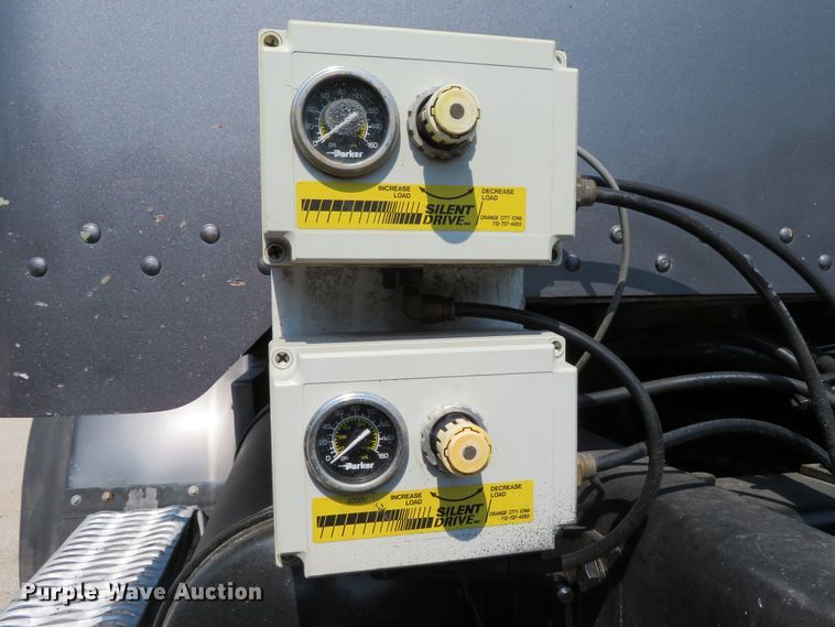 image for item DH1069 1996 Peterbilt 378  truck cab and chassis