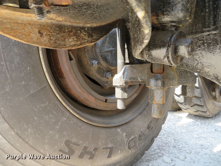 image for item DH1069 1996 Peterbilt 378  truck cab and chassis