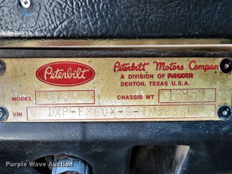 image for item DH1069 1996 Peterbilt 378  truck cab and chassis