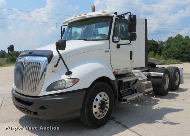 image for item DH1072 2011 International ProStar Plus  semi truck