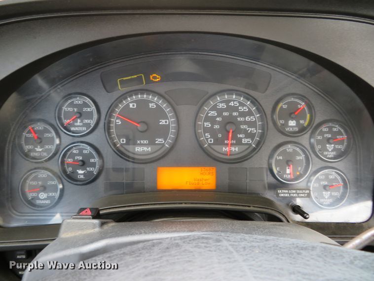 image for item DH1072 2011 International ProStar Plus  semi truck