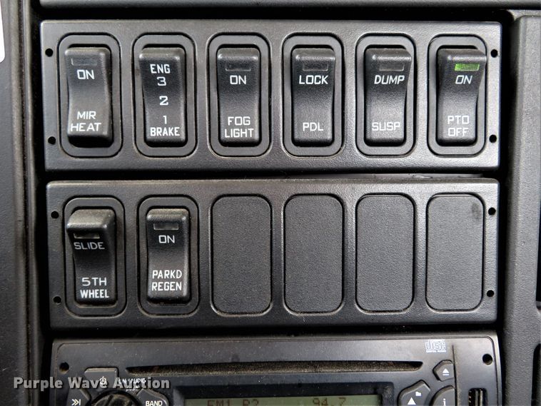 image for item DH1072 2011 International ProStar Plus  semi truck