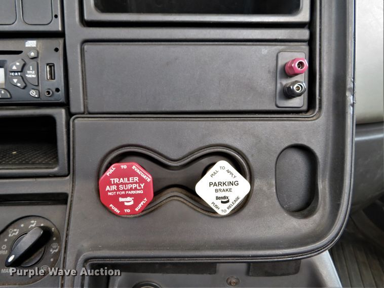 image for item DH1072 2011 International ProStar Plus  semi truck