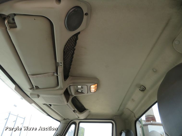 image for item DH1072 2011 International ProStar Plus  semi truck