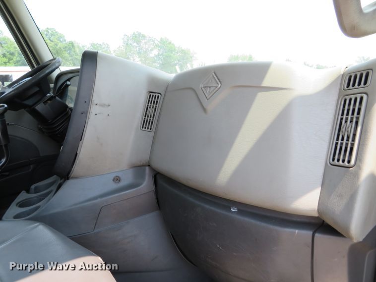 image for item DH1072 2011 International ProStar Plus  semi truck