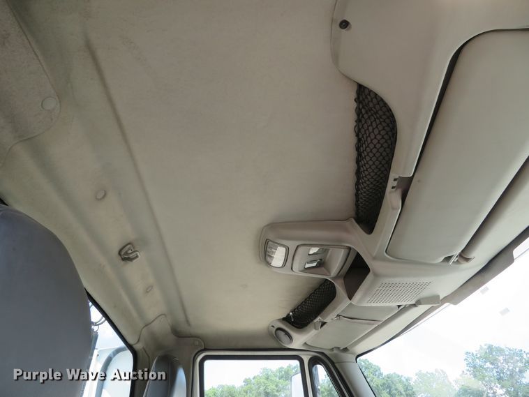 image for item DH1072 2011 International ProStar Plus  semi truck