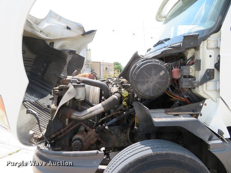 image for item DH1072 2011 International ProStar Plus  semi truck