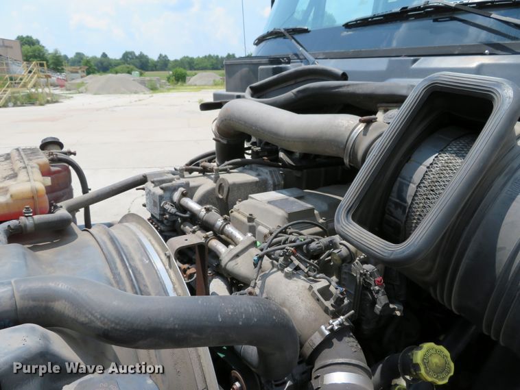 image for item DH1072 2011 International ProStar Plus  semi truck