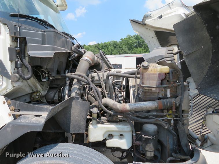 image for item DH1072 2011 International ProStar Plus  semi truck