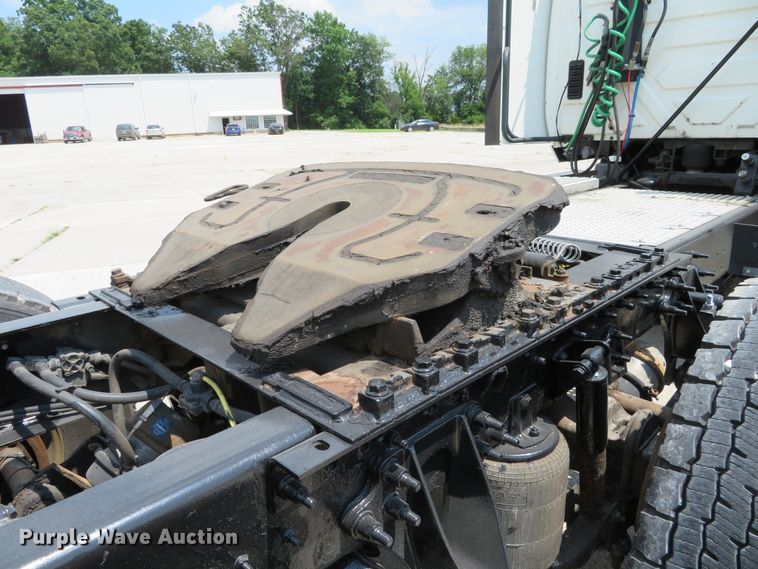 image for item DH1072 2011 International ProStar Plus  semi truck