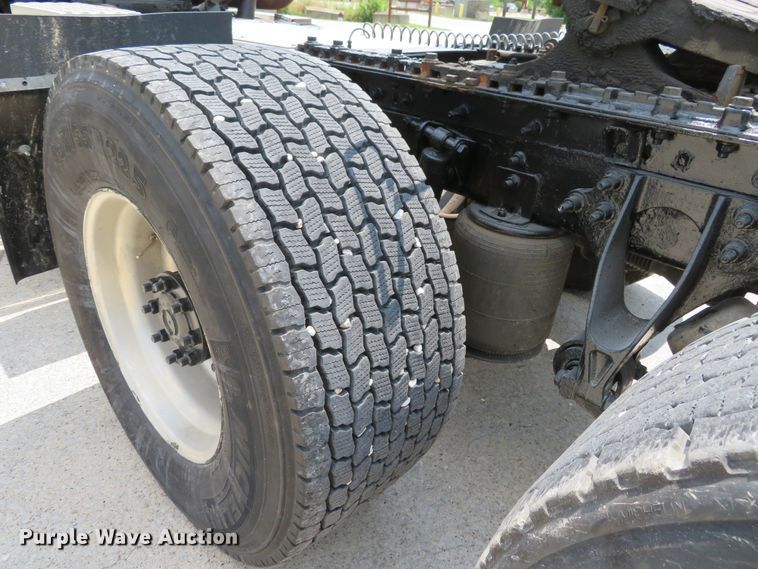 image for item DH1072 2011 International ProStar Plus  semi truck