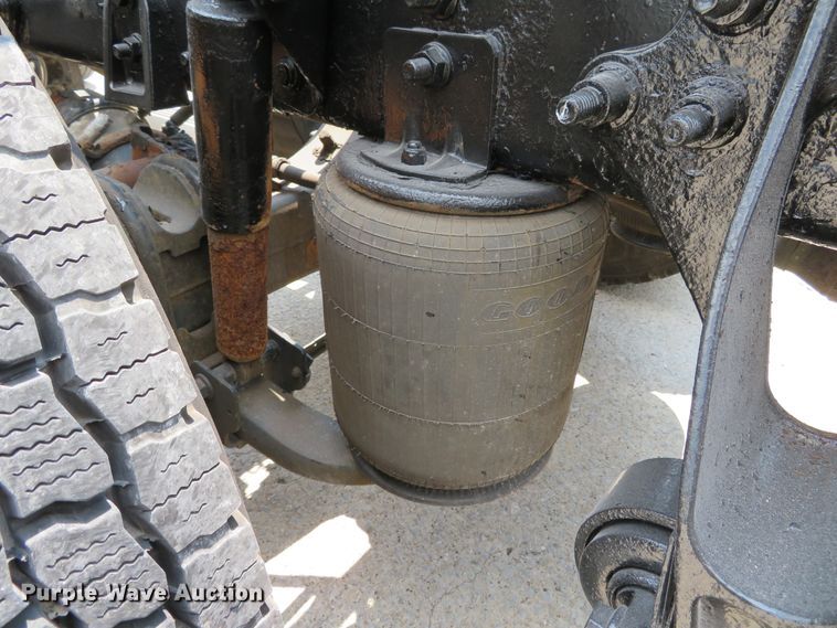 image for item DH1072 2011 International ProStar Plus  semi truck