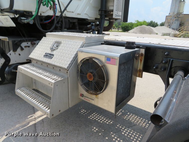 image for item DH1072 2011 International ProStar Plus  semi truck