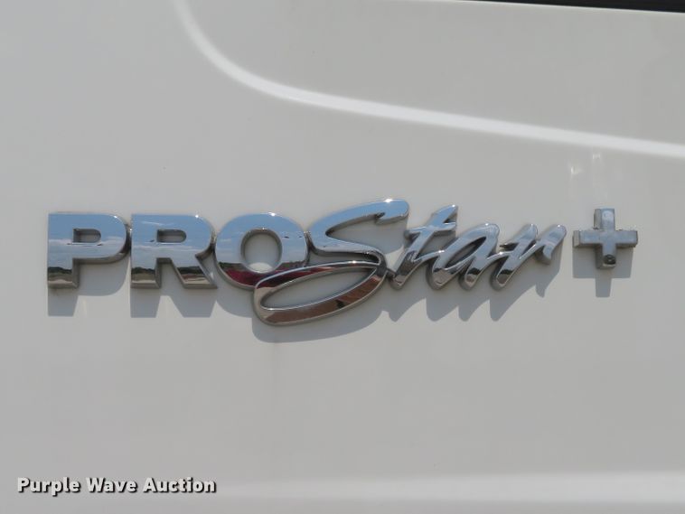 image for item DH1072 2011 International ProStar Plus  semi truck