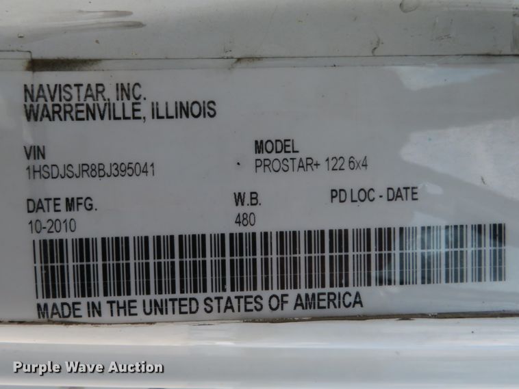 image for item DH1072 2011 International ProStar Plus  semi truck