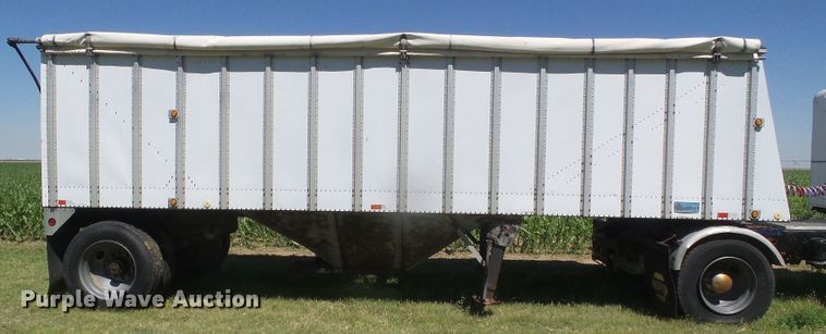 image for item DH4980 1986 Merritt B82-1142-002 single hopper bottom grain trailer