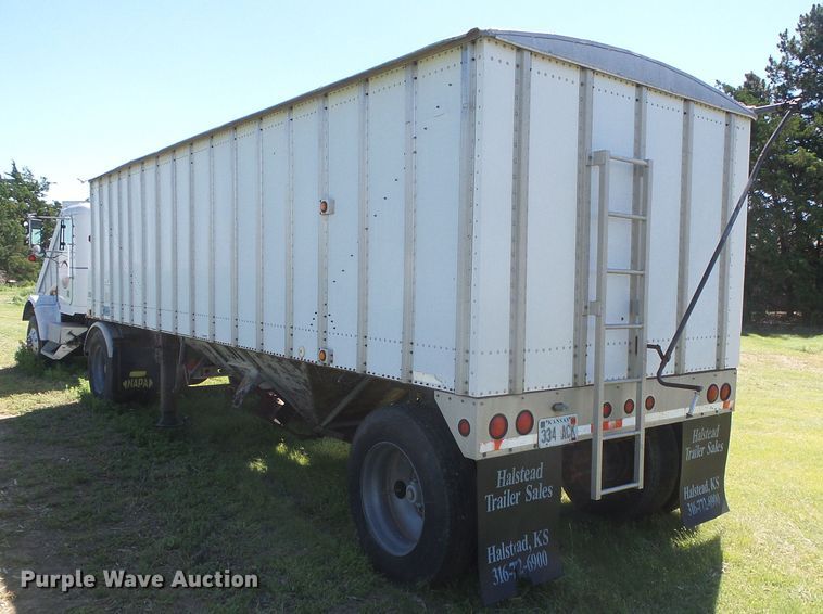 image for item DH4980 1986 Merritt B82-1142-002 single hopper bottom grain trailer