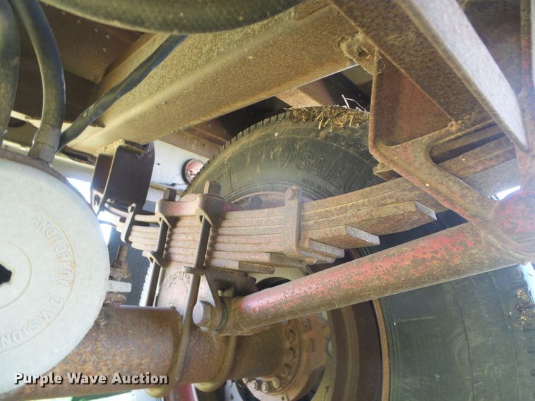 image for item DH4980 1986 Merritt B82-1142-002 single hopper bottom grain trailer