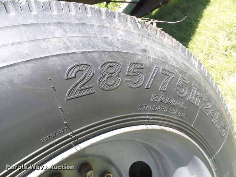 image for item DH4980 1986 Merritt B82-1142-002 single hopper bottom grain trailer