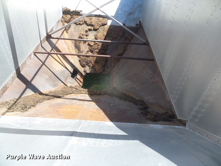 image for item DH4980 1986 Merritt B82-1142-002 single hopper bottom grain trailer