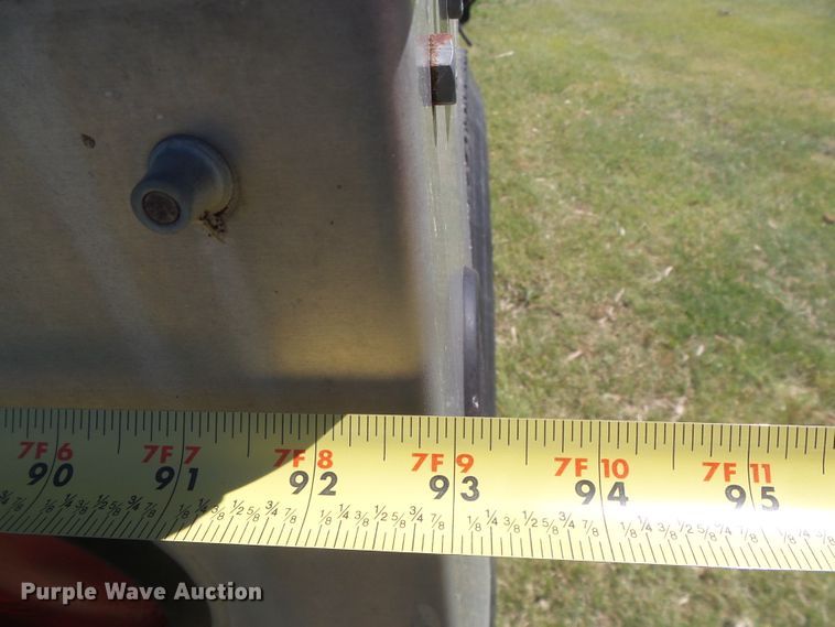 image for item DH4980 1986 Merritt B82-1142-002 single hopper bottom grain trailer