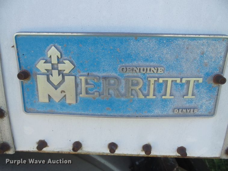 image for item DH4980 1986 Merritt B82-1142-002 single hopper bottom grain trailer