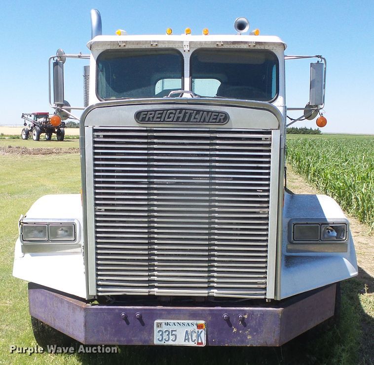 image for item DH4981 1988 Freightliner FLC  semi truck