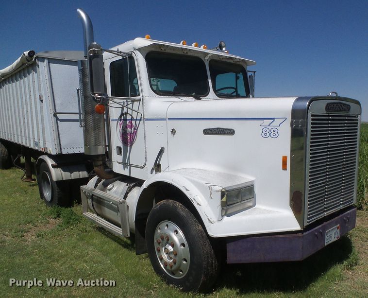 image for item DH4981 1988 Freightliner FLC  semi truck