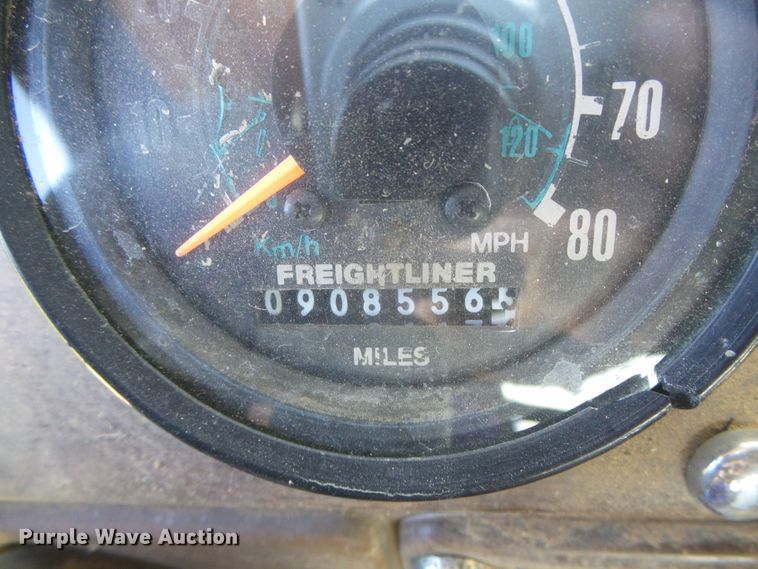 image for item DH4981 1988 Freightliner FLC  semi truck