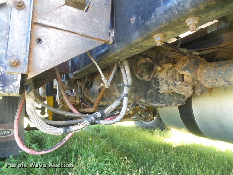 image for item DH4981 1988 Freightliner FLC  semi truck